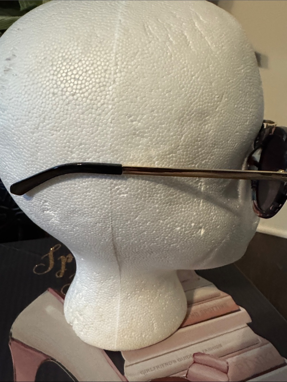 Women's Floral Tortoiseshell Round Sunglasses - Purple Gradient Lenses - Picture 2 of 3